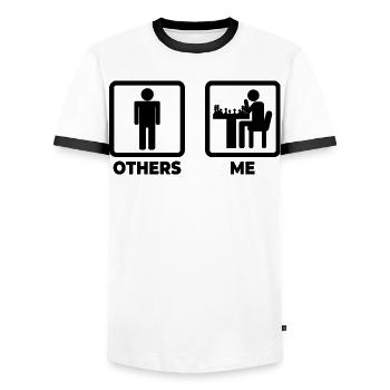 Drôle de joueur d’échecs - T-shirt contrasté Homme - blanc/noir - Devant - AI Model Female 172 light (172cm) & AI Model Male 178 dark (178cm)