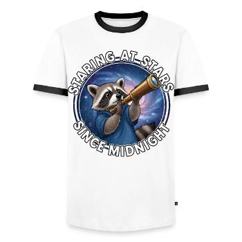 Weltraum-Raccoon mit Fernrohr  - Männer Kontrast-T-Shirt - Weiß/Schwarz - Vorne - AI Model Female 172 light (172cm) & AI Model Male 178 dark (178cm)