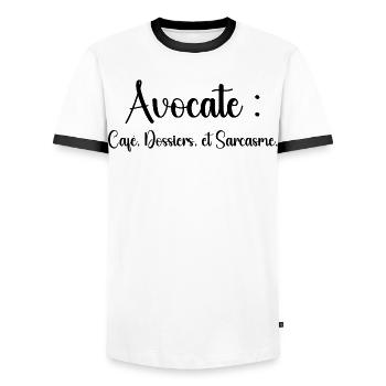 Avocate : café, dossiers et sarcasme - T-shirt contrasté Homme - blanc/noir - Devant - AI Model Female 172 light (172cm) & AI Model Male 178 dark (178cm)