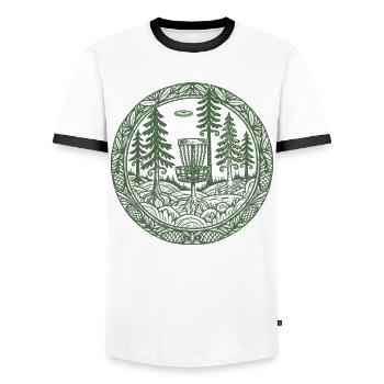 Szene des Forest Disc Golf Basket Flying Disc Courses - Männer Kontrast-T-Shirt - Weiß/Schwarz - Vorne - AI Model Female 172 light (172cm) & AI Model Male 178 dark (178cm)