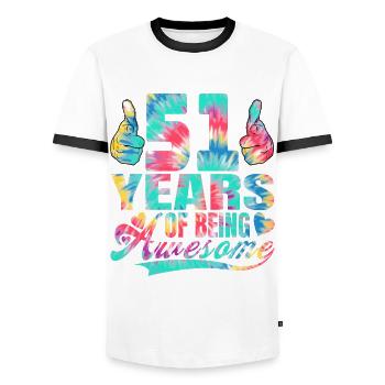 51e anniversaire ou anniversaire 51 ans d’existence - T-shirt contrasté Homme - blanc/noir - Devant - AI Model Female 172 light (172cm) & AI Model Male 178 dark (178cm)