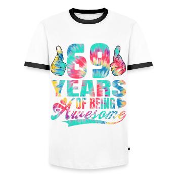 69e anniversaire ou anniversaire 69 ans d’existence - T-shirt contrasté Homme - blanc/noir - Devant - AI Model Female 172 light (172cm) & AI Model Male 178 dark (178cm)