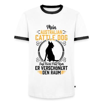 Australian Cattle Dog liegt nicht faul rum - Männer Kontrast-T-Shirt - Weiß/Schwarz - Vorne - AI Model Female 172 light (172cm) & AI Model Male 178 dark (178cm)