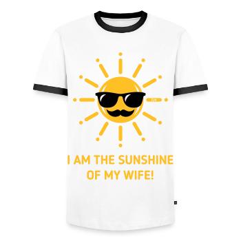 I Am The Sunshine Of My Wife! (Ehemann / 3C Gold) - Männer Kontrast-T-Shirt - Weiß/Schwarz - Vorne - AI Model Female 172 light (172cm) & AI Model Male 178 dark (178cm)