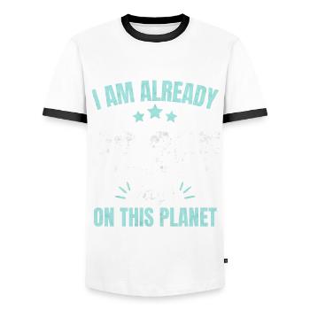 Déjà 22265 jours sur cette planète 61ème anniversaire - T-shirt contrasté Homme - blanc/noir - Devant - AI Model Female 172 light (172cm) & AI Model Male 178 dark (178cm)