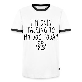Je ne parle qu’à mon chien aujourd’hui Chiens chiens - T-shirt contrasté Homme - blanc/noir - Devant - AI Model Female 172 light (172cm) & AI Model Male 178 dark (178cm)