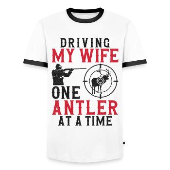 Buck Deer Hunting Hunter Wife - Männer Kontrast-T-Shirt - Weiß/Schwarz - Vorne - AI Model Female 172 light (172cm) & AI Model Male 178 dark (178cm)