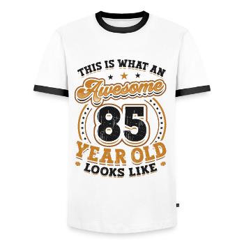 Voici à quoi ressemble un grand homme de 85 ans. - T-shirt contrasté Homme - blanc/noir - Devant - AI Model Female 172 light (172cm) & AI Model Male 178 dark (178cm)