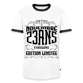 Novembre 23 Ans - idée cadeau d'Anniversaire. - T-shirt contrasté Homme - blanc/noir - Devant - AI Model Female 172 light (172cm) & AI Model Male 178 dark (178cm)