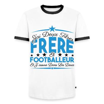 J'ai deux titres frère et Footballeur Cadeau frère - T-shirt contrasté Homme - blanc/noir - Devant - AI Model Female 172 light (172cm) & AI Model Male 178 dark (178cm)