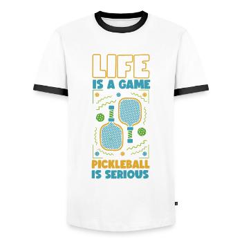 La vie de pickleball est un jeu - T-shirt contrasté Homme - blanc/noir - Devant - AI Model Female 172 light (172cm) & AI Model Male 178 dark (178cm)