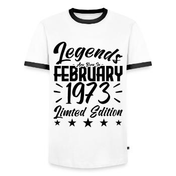 Naissance En Février 1973. Cadeau d'anniversaire. - T-shirt contrasté Homme - blanc/noir - Devant - AI Model Female 172 light (172cm) & AI Model Male 178 dark (178cm)