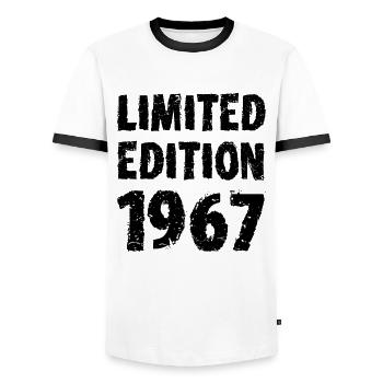 1967 édition limitée cadeau d’anniversaire femme mari - T-shirt contrasté Homme - blanc/noir - Devant - AI Model Female 172 light (172cm) & AI Model Male 178 dark (178cm)