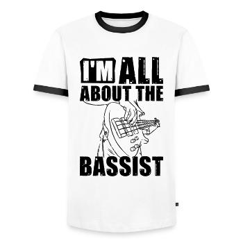 Je suis tout au sujet de la guitare basse guitariste bassiste - T-shirt contrasté Homme - blanc/noir - Devant - AI Model Female 172 light (172cm) & AI Model Male 178 dark (178cm)