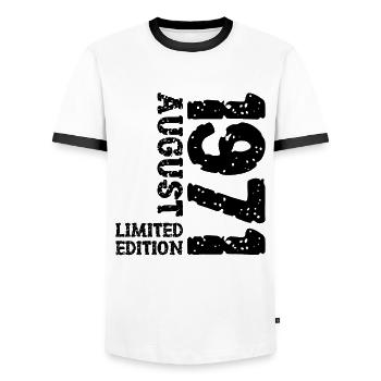 1971 Août Édition Limitée 52e Tenue d’anniversaire - T-shirt contrasté Homme - blanc/noir - Devant - AI Model Female 172 light (172cm) & AI Model Male 178 dark (178cm)