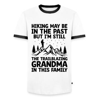 Randonnée Grand-mère retraitée Retraitée Pension Hiker Tre - T-shirt contrasté Homme - blanc/noir - Devant - AI Model Female 172 light (172cm) & AI Model Male 178 dark (178cm)