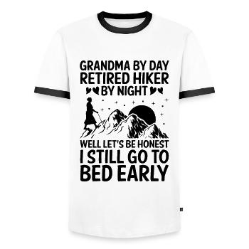 Randonnée Grand-mère retraitée Retraitée Pension Hiker Tre - T-shirt contrasté Homme - blanc/noir - Devant - AI Model Female 172 light (172cm) & AI Model Male 178 dark (178cm)
