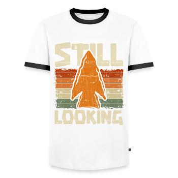 Pfeilspitzen Arrowhead Hunter Still Looking - Männer Kontrast-T-Shirt - Weiß/Schwarz - Vorne - AI Model Female 172 light (172cm) & AI Model Male 178 dark (178cm)