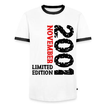 2001 novembre édition limitée 22e anniversaire décoration - T-shirt contrasté Homme - blanc/noir - Devant - AI Model Female 172 light (172cm) & AI Model Male 178 dark (178cm)