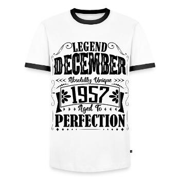 Décembre 1957. Cadeau d'Anniversaire decembre 1957 - T-shirt contrasté Homme - blanc/noir - Devant - AI Model Female 172 light (172cm) & AI Model Male 178 dark (178cm)