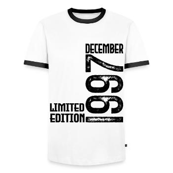 Cadeau Anniversaire Décembre 1997. Decembre 1997. - T-shirt contrasté Homme - blanc/noir - Devant - AI Model Female 172 light (172cm) & AI Model Male 178 dark (178cm)
