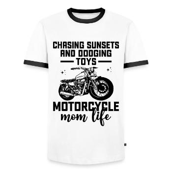 À la poursuite des couchers de soleil et à l’esquive des jouets Moto Mom Li - T-shirt contrasté Homme - blanc/noir - Devant - AI Model Female 172 light (172cm) & AI Model Male 178 dark (178cm)