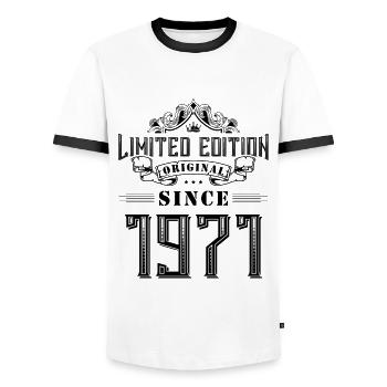 1971 limited edition - Männer Kontrast-T-Shirt - Weiß/Schwarz - Vorne - AI Model Female 172 light (172cm) & AI Model Male 178 dark (178cm)
