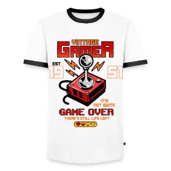 Vintage Gamer seit 1951 Lustiges Geburtstagsspiel - Männer Kontrast-T-Shirt - Weiß/Schwarz - Vorne - AI Model Female 172 light (172cm) & AI Model Male 178 dark (178cm)