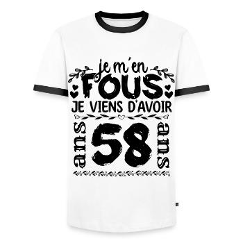 J’ai 58 ans | Je m'en fous j'ai 58 ans - T-shirt contrasté Homme - blanc/noir - Devant - AI Model Female 172 light (172cm) & AI Model Male 178 dark (178cm)
