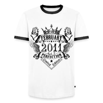 Jahrgang Februar 2011 Februar 2011 geboren im Februar - Männer Kontrast-T-Shirt - Weiß/Schwarz - Vorne - AI Model Female 172 light (172cm) & AI Model Male 178 dark (178cm)