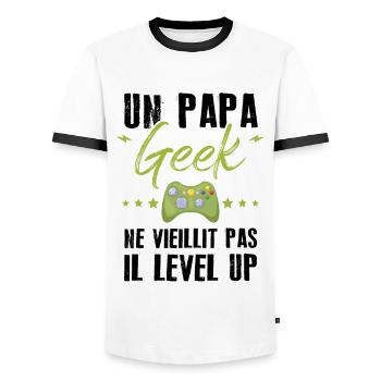 Un papa geek ne vieillit pas il level up - T-shirt contrasté Homme - blanc/noir - Devant - AI Model Female 172 light (172cm) & AI Model Male 178 dark (178cm)