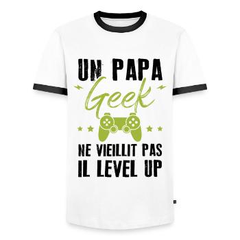 Un papa geek ne vieillit pas il level up - T-shirt contrasté Homme - blanc/noir - Devant - AI Model Female 172 light (172cm) & AI Model Male 178 dark (178cm)
