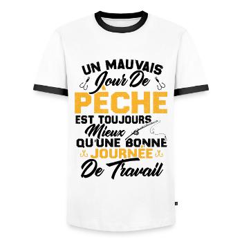 Un mauvais jour de Pêche est toujours mieux - T-shirt contrasté Homme - blanc/noir - Devant - AI Model Female 172 light (172cm) & AI Model Male 178 dark (178cm)