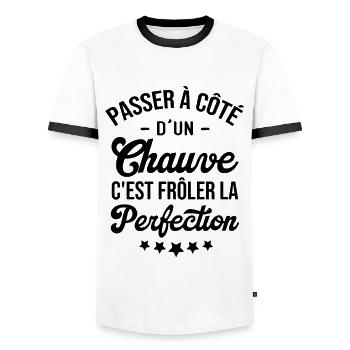 Chauve perfection, Cadeau humour homme chauve - T-shirt contrasté Homme - blanc/noir - Devant - AI Model Female 172 light (172cm) & AI Model Male 178 dark (178cm)