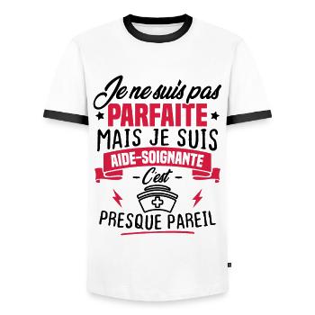 Pas parfaite mais je suis aide soignante - T-shirt contrasté Homme - blanc/noir - Devant - AI Model Female 172 light (172cm) & AI Model Male 178 dark (178cm)
