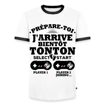 Prépare-toi j'arrive bientôt Tonton Humour Cadeau - T-shirt contrasté Homme - blanc/noir - Devant - AI Model Female 172 light (172cm) & AI Model Male 178 dark (178cm)