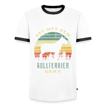 Die mit dem Bullterrier geht - Gassi gehen - Männer Kontrast-T-Shirt - Weiß/Schwarz - Vorne - AI Model Female 172 light (172cm) & AI Model Male 178 dark (178cm)