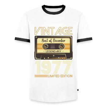 46e anniversaire Cassette décembre Vintage 1977 - T-shirt contrasté Homme - blanc/noir - Devant - AI Model Female 172 light (172cm) & AI Model Male 178 dark (178cm)