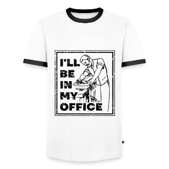 Cadeaux de menuisier Je serai dans mon bureau Charpentier - T-shirt contrasté Homme - blanc/noir - Devant - AI Model Female 172 light (172cm) & AI Model Male 178 dark (178cm)