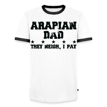 Père du cheval - Arabe - T-shirt contrasté Homme - blanc/noir - Devant - AI Model Female 172 light (172cm) & AI Model Male 178 dark (178cm)