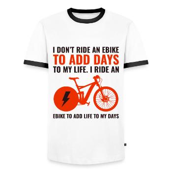 E-Bike Elektrofahrrad Fahrrad Radfahren Biker Mtb - Männer Kontrast-T-Shirt - Weiß/Schwarz - Vorne - AI Model Female 172 light (172cm) & AI Model Male 178 dark (178cm)