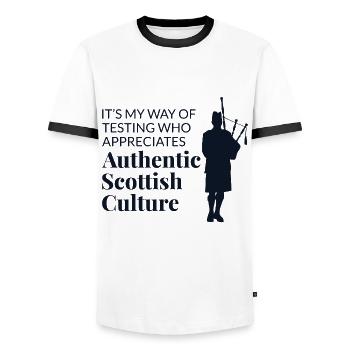 Dudelsackspieler Instrument Schottisch Schottland Musik - Männer Kontrast-T-Shirt - Weiß/Schwarz - Vorne - AI Model Female 172 light (172cm) & AI Model Male 178 dark (178cm)