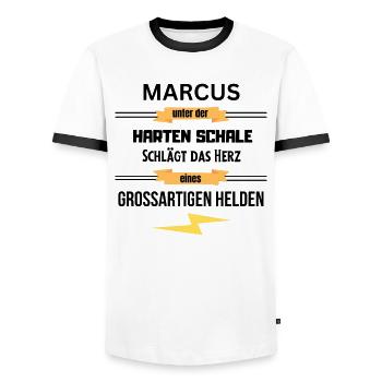 Marcus unter harte Schale eines Großartigen Helden - Männer Kontrast-T-Shirt - Weiß/Schwarz - Vorne - AI Model Female 172 light (172cm) & AI Model Male 178 dark (178cm)