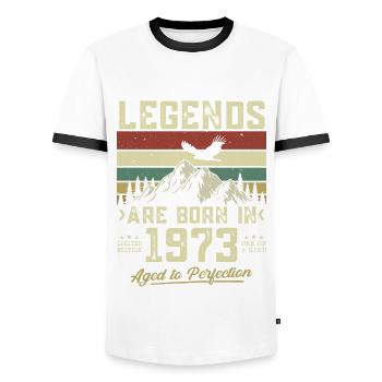 Les légendes sont nées en 1973 - T-shirt contrasté Homme - blanc/noir - Devant - AI Model Female 172 light (172cm) & AI Model Male 178 dark (178cm)