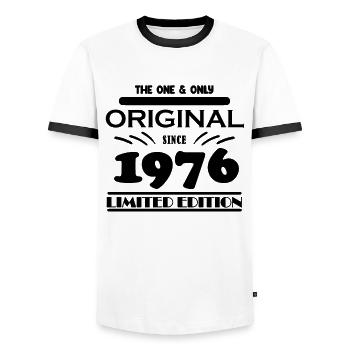 1976 - Année de construction 1976 - Né en 1976 - T-shirt contrasté Homme - blanc/noir - Devant - AI Model Female 172 light (172cm) & AI Model Male 178 dark (178cm)