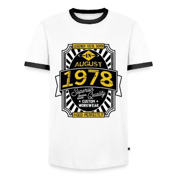 AUGUST 1978 - Männer Kontrast-T-Shirt - Weiß/Schwarz - Vorne - AI Model Female 172 light (172cm) & AI Model Male 178 dark (178cm)