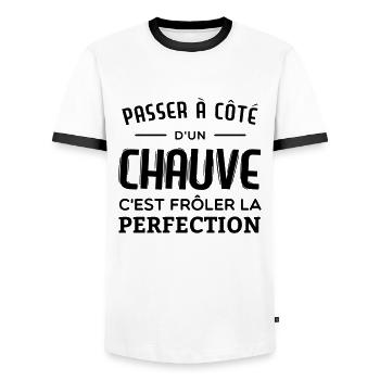 Chauve et parfait - T-shirt contrasté Homme - blanc/noir - Devant - AI Model Female 172 light (172cm) & AI Model Male 178 dark (178cm)