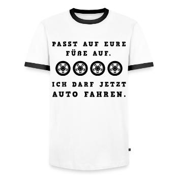 Freie Fahrt: Glückwunsch zum Führerschein - Männer Kontrast-T-Shirt - Weiß/Schwarz - Vorne - AI Model Female 172 light (172cm) & AI Model Male 178 dark (178cm)