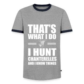 Chasseur de chanterelles - T-shirt contrasté Homme - gris/marine  - Devant - AI Model Female 172 light (172cm) & AI Model Male 178 light (178cm)