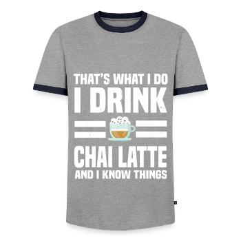 Chai Latte Spruch - Männer Kontrast-T-Shirt - Grau/Navy  - Vorne - AI Model Female 172 light (172cm) & AI Model Male 178 light (178cm)